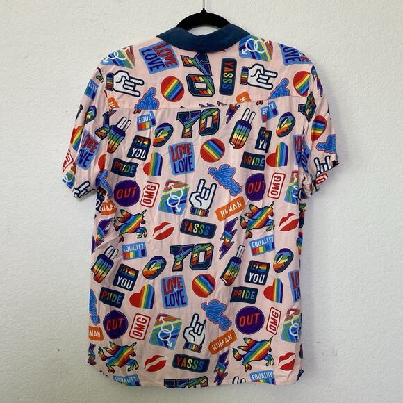 Trinity Collective Shirt Mens Medium Pink Button Up Camp Pride Equality Love LGB - Picture 2 of 7